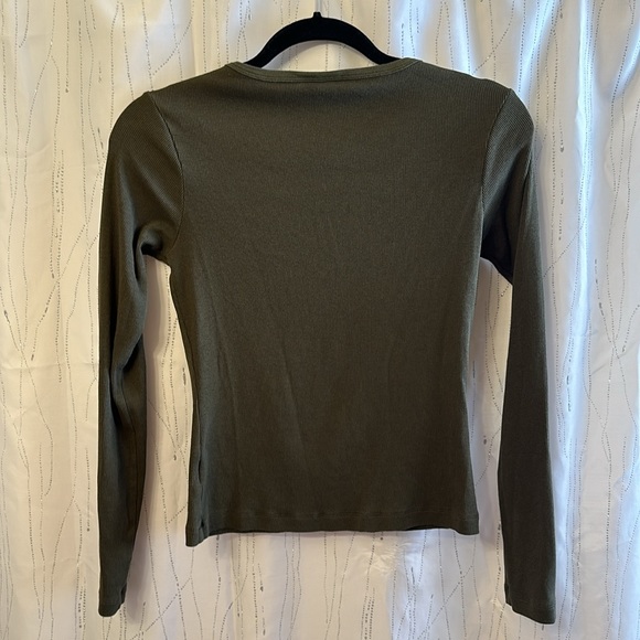 Tentree Ribbed Henley Top - Picture 3 of 11